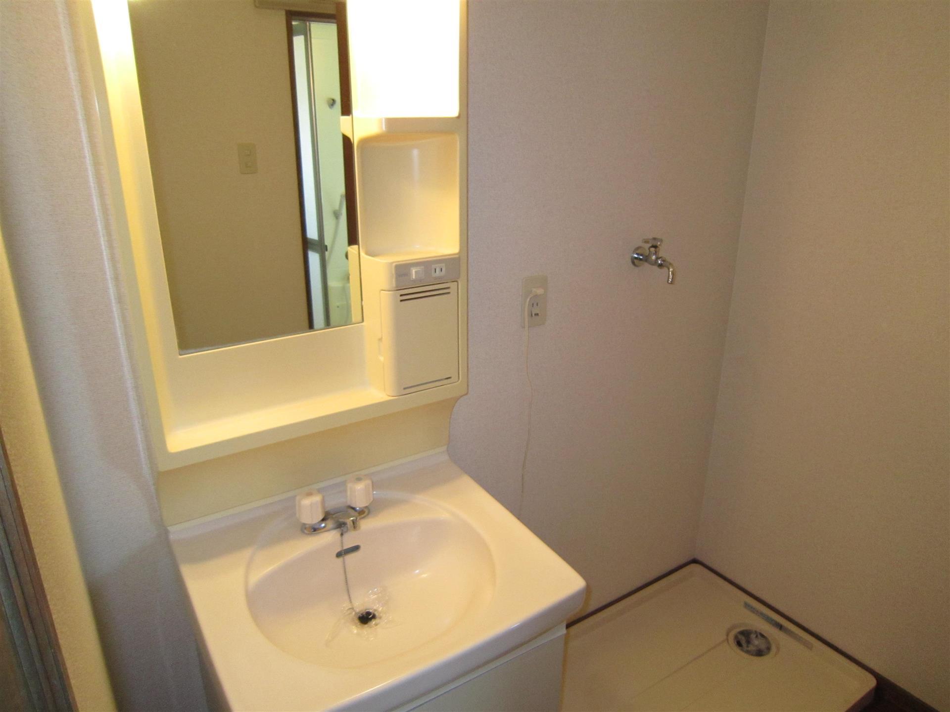 洗面設備　洗面台・洗濯機置場