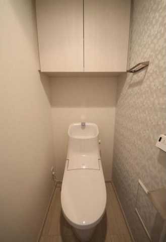 トイレ　別部屋の画像になります。