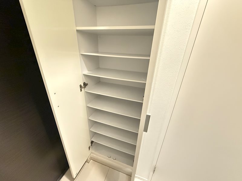 玄関　※別号室参考写真