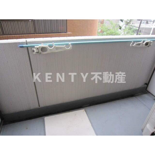 バルコニー　陽当たり良好なバルコニーです