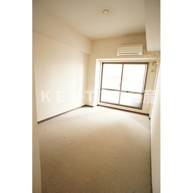 居室・リビング　こちらの居間で趣味の時間をお楽しみください