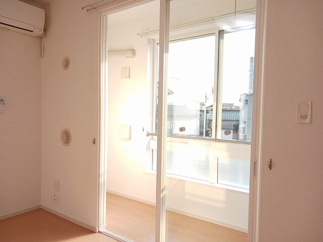 その他部屋・スペース　サンルーム。雨の日や冬でも安心して洗濯物が干せます！