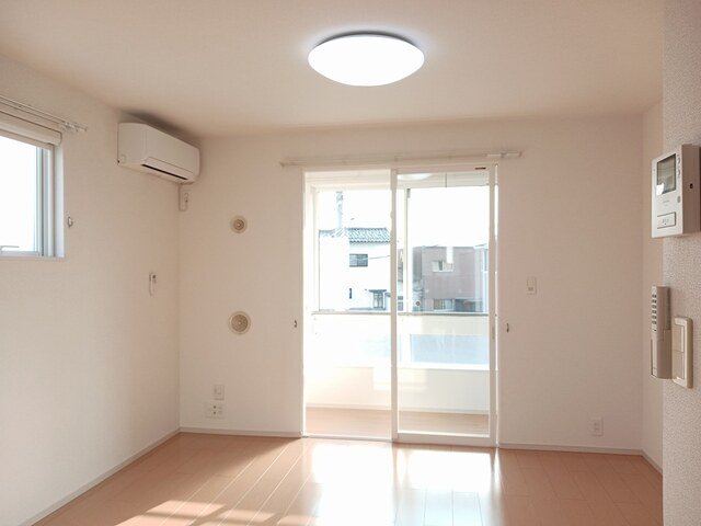 居室・リビング　居間です