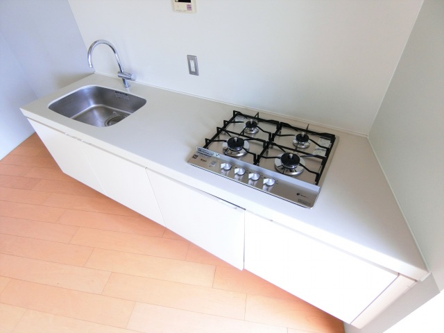 キッチン　4口ガスシステムキッチン