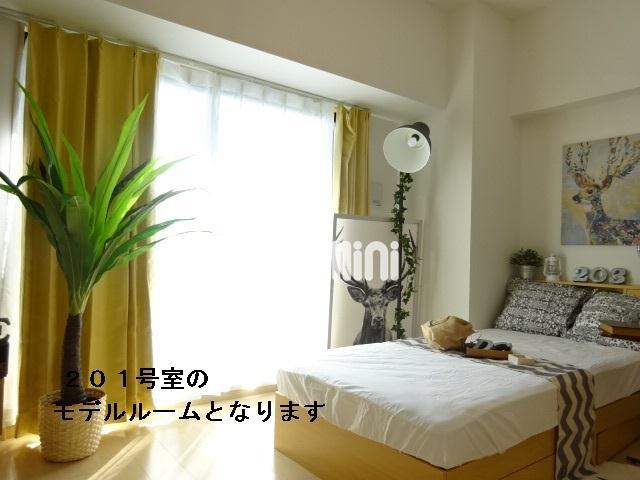 居室・リビング　７．８帖の洋間