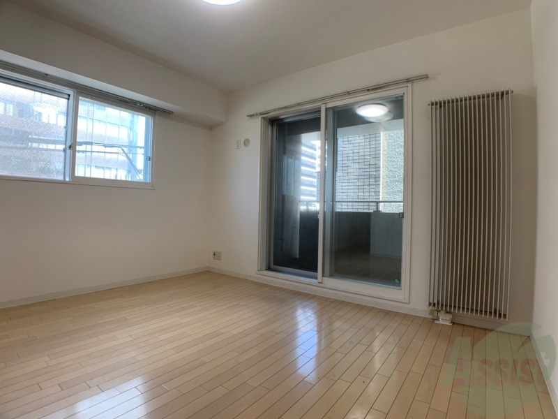 居室・リビング　リビングです。白を基調としていてお部屋全体が明るいですね！