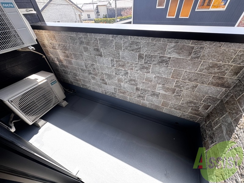 バルコニー　こちらはバルコニーです。洗濯物が沢山干せますね。