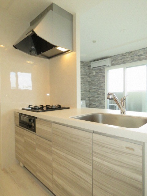 キッチン　人気の対面システムキッチンタイプです！