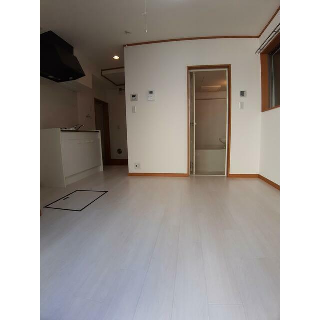 居室・リビング　同棟別室