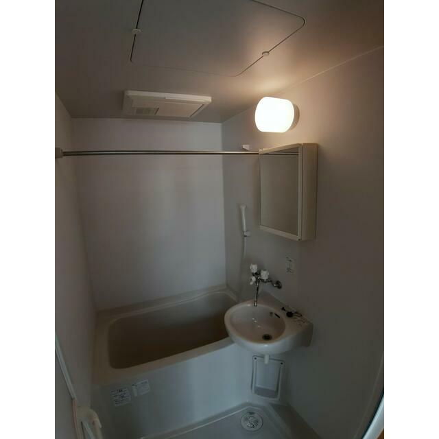 バス・シャワールーム　同棟別室