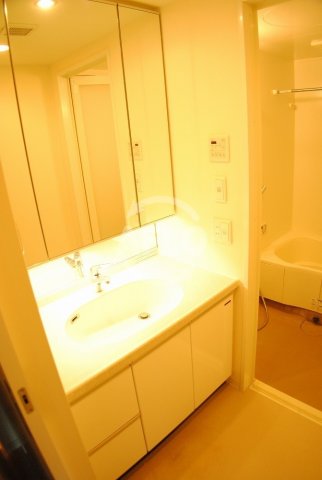 洗面設備　クロスレジデンス大阪新町　独立洗面台