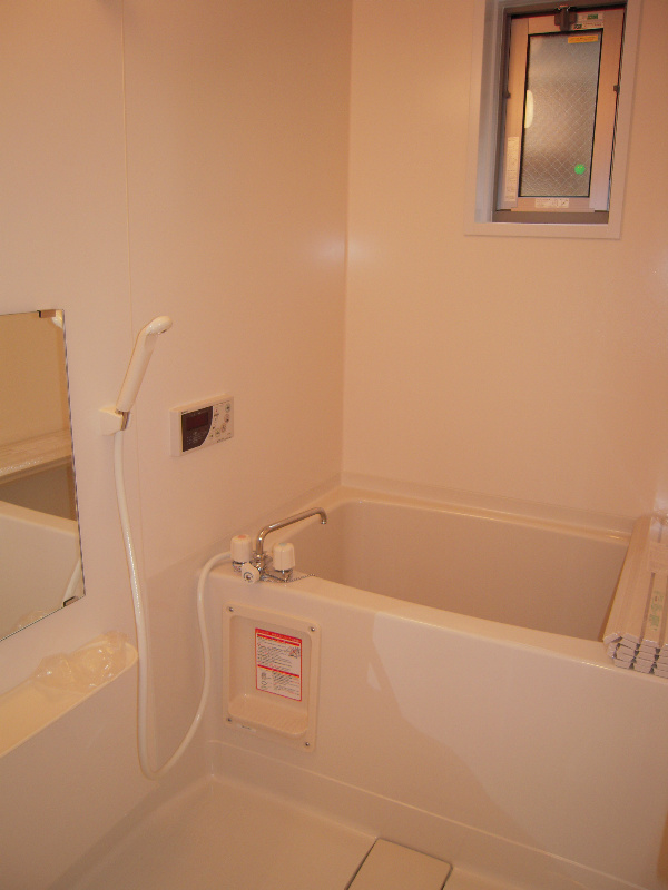 バス・シャワールーム　嬉しい追い焚き機能付きです♪