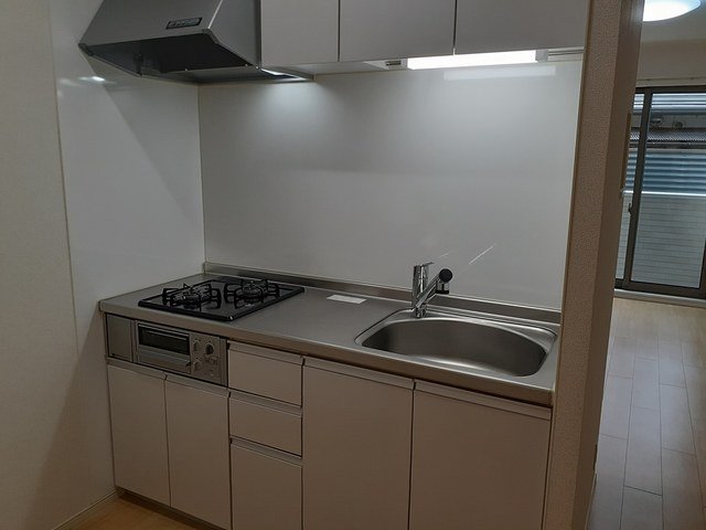 キッチン　コンパクトなキッチンで掃除もラクラク