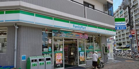 コンビニ　ファミリーマート 西宮原二丁目店（コンビニ）まで39m