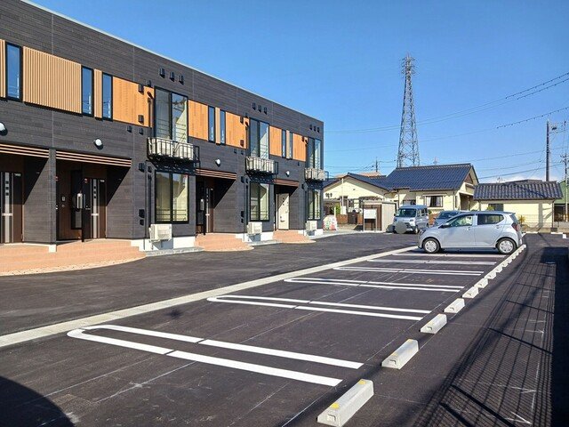 駐車場　駐車場に車を止められます