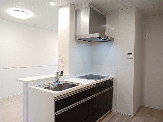 キッチン　コンパクトなキッチンで掃除もラクラク