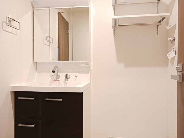 洗面設備　脱衣スペースもあります