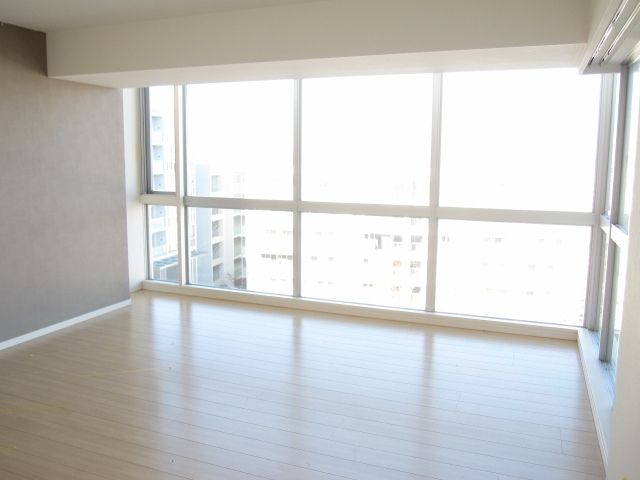 居室・リビング　★明るいリビング１６．５帖・眺望良好★