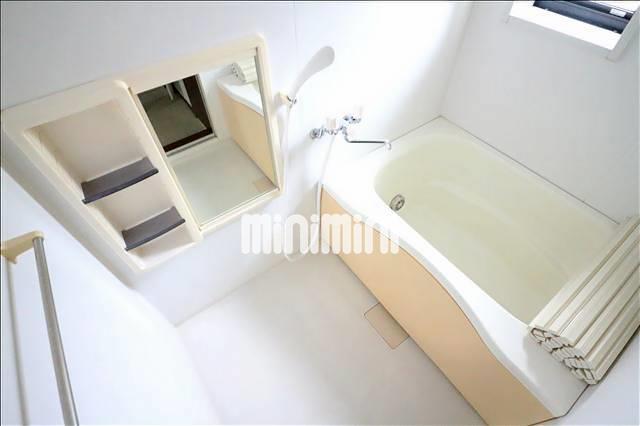 バス・シャワールーム　バスルームです