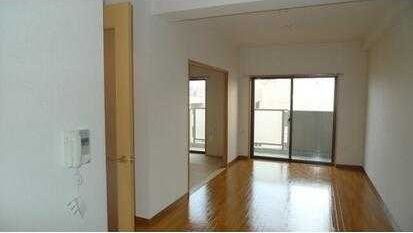 居室・リビング　同物件別部屋写真