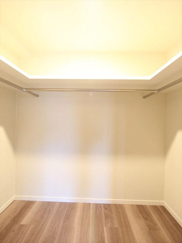 収納　ウォークインクローゼット（収納充実してます）