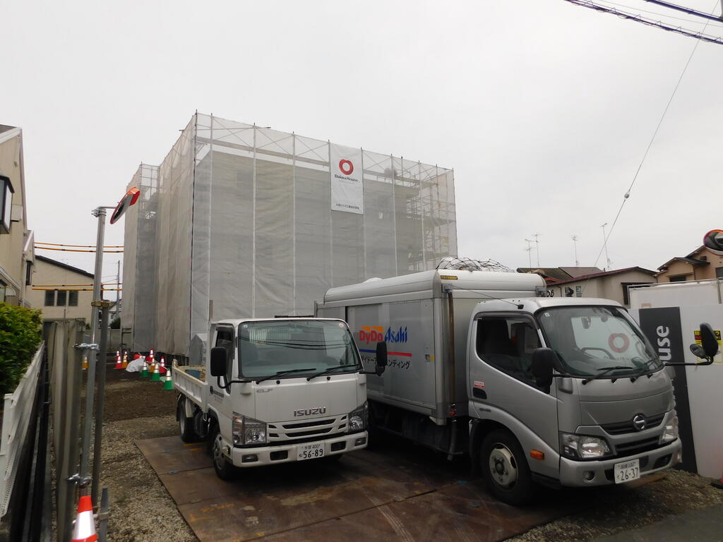 建物外観　建築中の写真（４月２５日撮影）