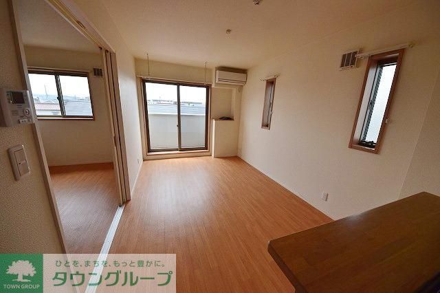 居室・リビング　タウンハウジング府中店まで