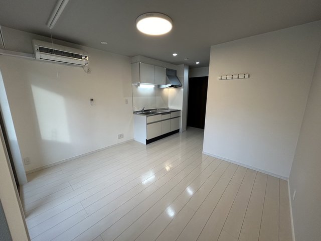 居室・リビング　※1号室の写真です。
