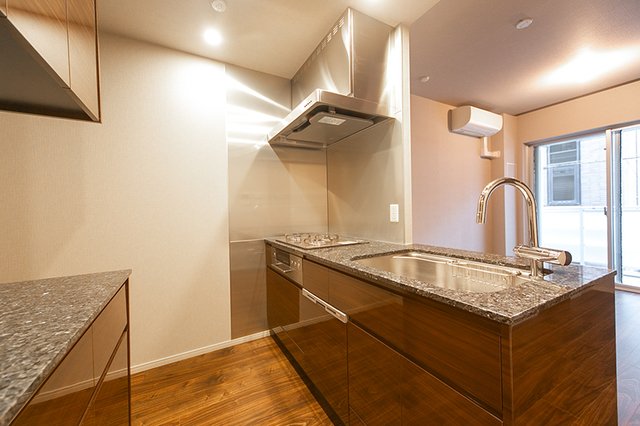 キッチン　※写真は同タイプ住戸です。