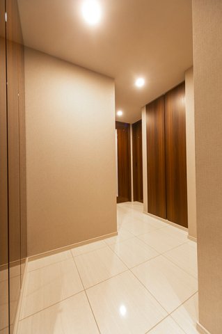 玄関　※写真は同タイプ住戸です。
