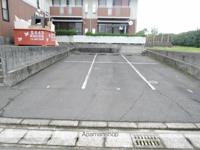 駐車場　駐車場