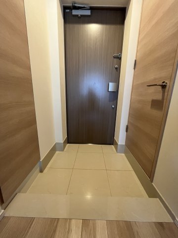 玄関　※別部屋参考写真