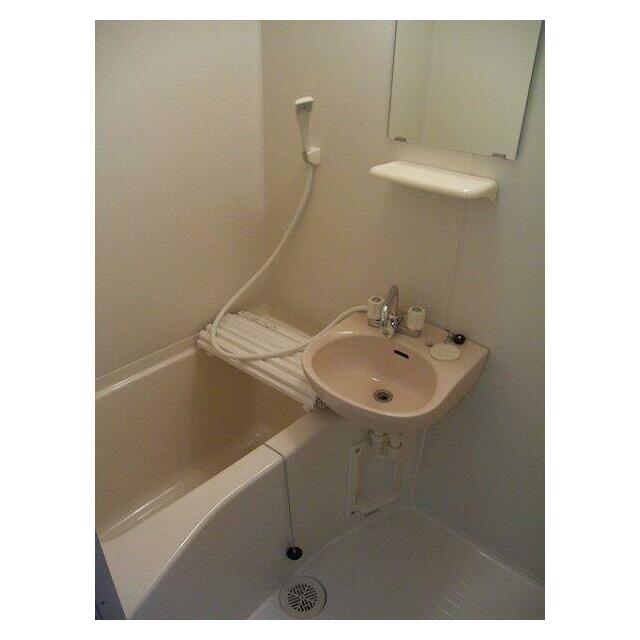 バス・シャワールーム　※別部屋参考写真