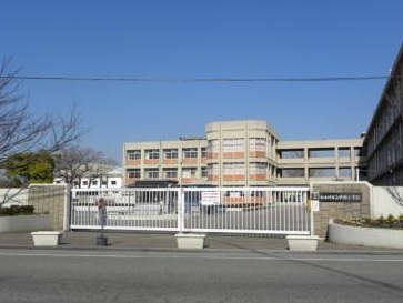 小学校　加古川市立平岡小学校（小学校）まで679m