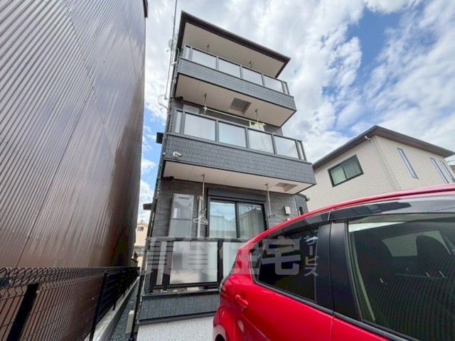建物外観　ファミリーマート 伏見向島本丸まで240m