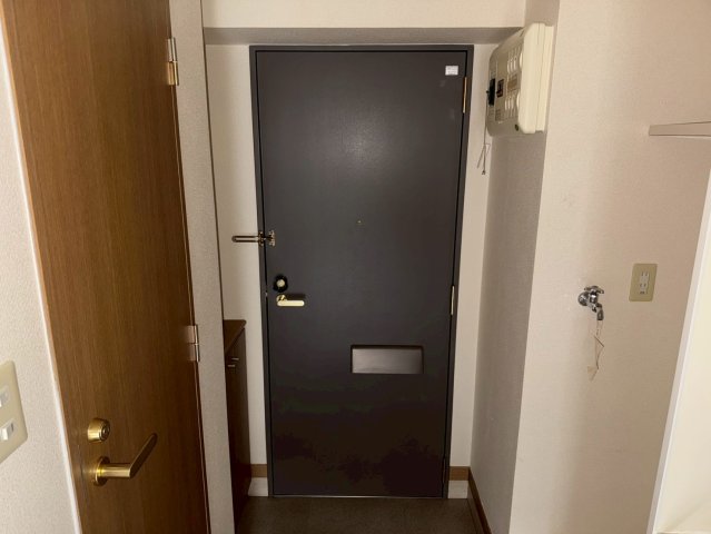 玄関　ディオケネス