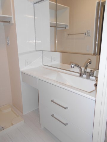 洗面設備　他のお部屋の写真です