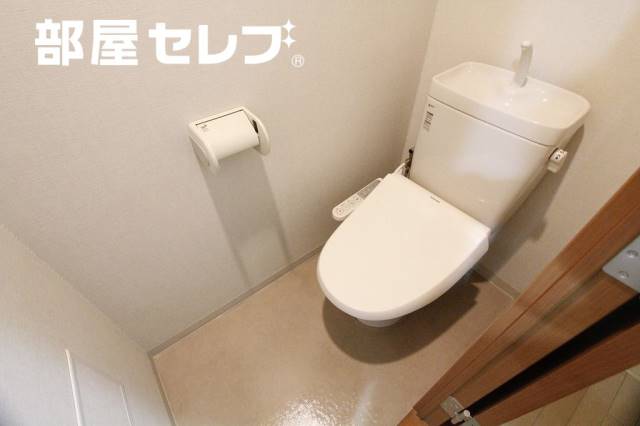 トイレ　温水洗浄便座。イメージ写真