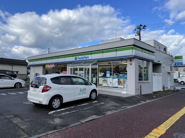 コンビニ　ファミリーマート新潟長者町店（コンビニ）まで501m