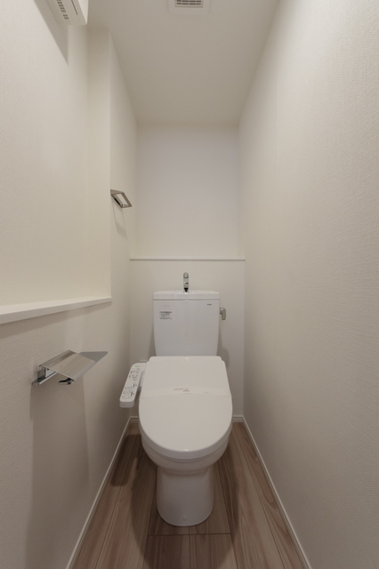 トイレ　※写真は同タイプ住戸です。