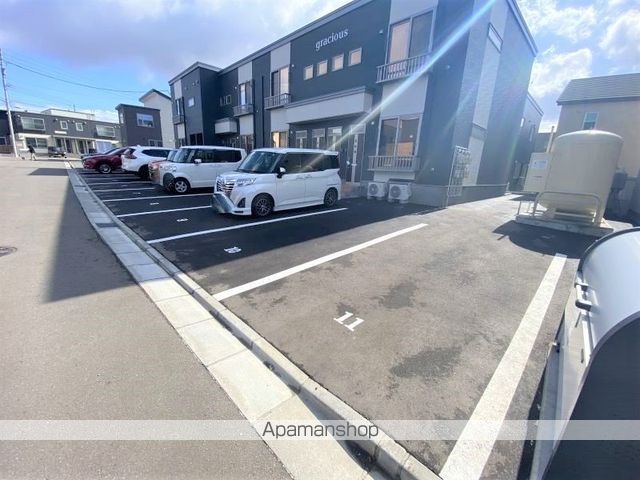 駐車場　駐車場
