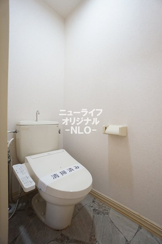 トイレ　あると嬉しい温水洗浄便座付きトイレ。