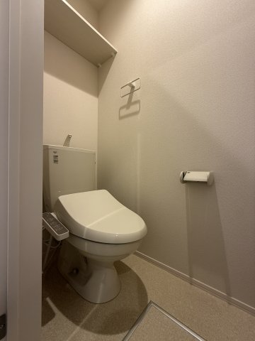 トイレ　同タイプ間取りの別部屋写真です。