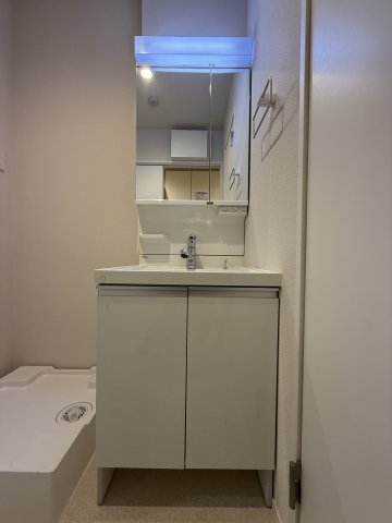 洗面設備　同タイプ間取りの別部屋写真です。