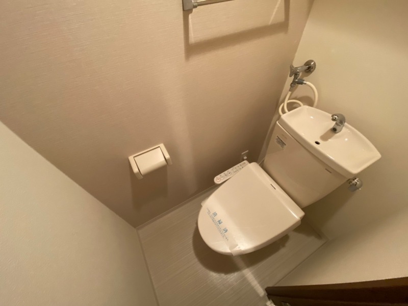トイレ　トイレです。ウォシュレット付を探している方、おすすめです。