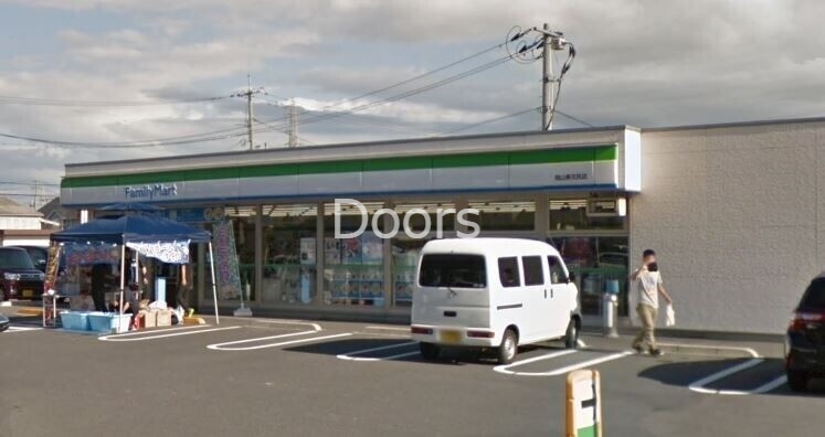 コンビニ　ファミリーマート岡山東花尻店（コンビニ）まで932m