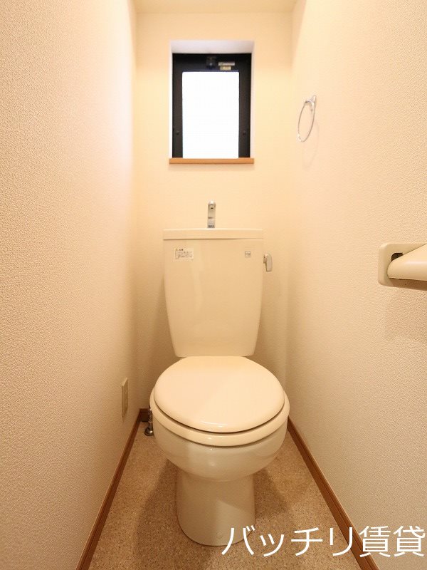 トイレ　別号室タイプの為、現状を優先いたします