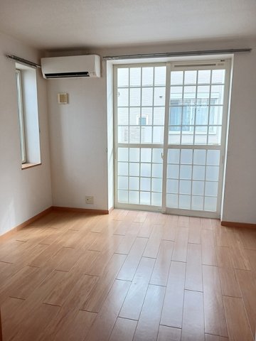 居室・リビング　こちらのリビングで趣味の時間をお楽しみください