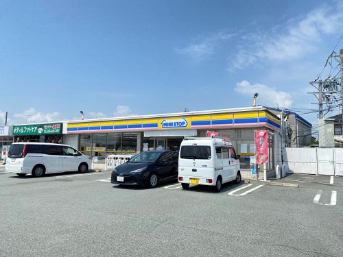 コンビニ　ミニストップ 河芸上野店（コンビニ）まで498m
