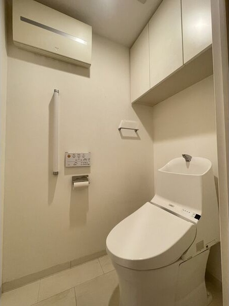 ＪＲ山陽本線 塩屋駅 徒歩3分 10階建 築12年のトイレ写真
